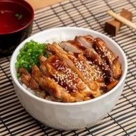อิ่มท้อง ข้าวไก่ย่างเทอริยากิ ข้าวกระเพรา