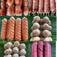 ร้านลูกชิ้นปิ้ง ไส้กรอกอีสาน หน้าไทวัสดุเลย