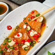 KIN สยามสแควร์ *อยู่ด้านล่างติดถนนใหญ่