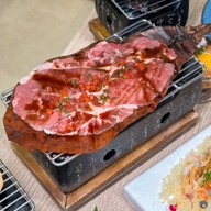 KIN สยามสแควร์ *อยู่ด้านล่างติดถนนใหญ่