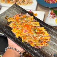 KIN สยามสแควร์ *อยู่ด้านล่างติดถนนใหญ่