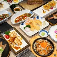 KIN สยามสแควร์ *อยู่ด้านล่างติดถนนใหญ่