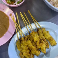 เมนูของร้าน หมูสะเต๊ะ ยศเส และ ก๋วยจั๊บน้ำใส ยศเส