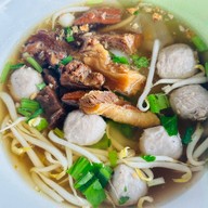 พรก๋วยเตี๋ยวกุดชุม