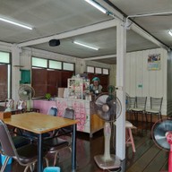 บรรยากาศ ผัดไท ก๋วยเตี๋ยวต้มยำ อาหารตามสั่ง กุ้งเผา หม่าล่า บ้านฉันมีคลอง