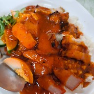 ข้าวหมูแดง 100 ปี นายกี่