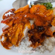 ข้าวหมูแดง 100 ปี นายกี่