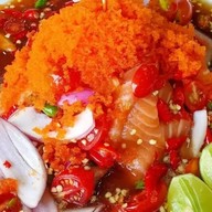 ส้มตำริมหาด SOM TUM and  PADTHAI STATION พัทยากลาง