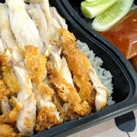 ข้าวมันไก่ตอนบุญทวี บะหมี่เกี๊ยว ข้าวหมูกรอบ ราชพฤกษ์ ปทุมธานี ปั้ม ปตท กม35