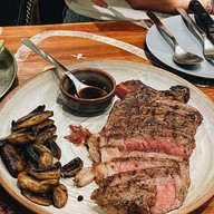 Lobster Main Kitchen พร้อมพงษ์