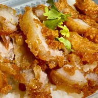 ครัว ฮ่าฮ่า (แกงกะหรี่ทงคัตสึ• หอยทอด•หมูทอดไก่ทอด• ข้าวขาหมู•ก็ระเพราขาหมู) (บ้านเลขที่ 95/55) หมู่บ้าน M-life ลำลูกกาคลอง 4