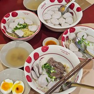 ถนัดศรี หาดใหญ่ (Since 1969) ก๋วยเตี๋ยว ถนัดศรี หาดใหญ่ (เจ้าเก่า) Since1969