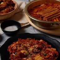 HOLDAK KOREAN BBQ CHICKEN 홀닭 1