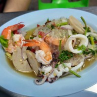 เมนูของร้าน หัวปลาหม้อไฟ