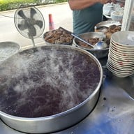 ก๋วยเตี๋ยวเนื้อ ต่อแถว