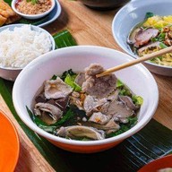 อารีย์ต้มเลือดหมู โชตนา