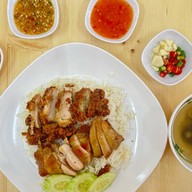 โอชา Halal (ข้าวมันไก่ อาหารจานเดียว ก๋วยเตี๋ยว)