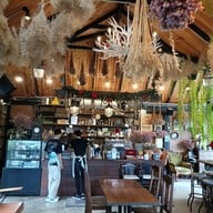 RAVI RIVA CAFE