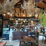 RAVI RIVA CAFE