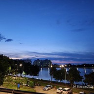 Upstairs Café & Bistro