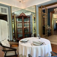 เบญจรงค์ บ้านดุสิตธานี Baan Dusit Thani