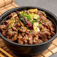 คุ้มสึ ข้าวหน้าเนื้อ ศรีราชา