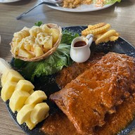 ณ.อุบล คาเฟ่สวนมะพร้าว พิบูลมังสาหาร