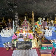 วัดถ้ำเหวสินธุ์ชัย