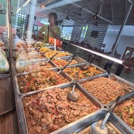 เมนูของร้าน ข้าวแกงพี่น้อย