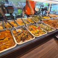 เมนูของร้าน ข้าวแกงพี่น้อย