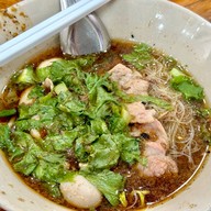 เมนูของร้าน ก๋วยเตี๋ยวหมูตุ๋นนายเป็ด