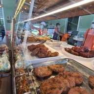 เมนูของร้าน ข้าวแกงพี่น้อย