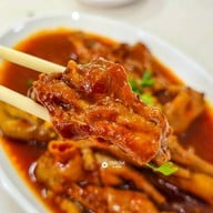 เมนูของร้าน ก๋วยเตี๋ยวซี่โครงหมูตุ๋น อู๋จี๊