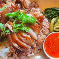 ข้าวขาหมู วิภาวรรณ เจ้าดัง สามกอง