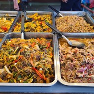 เมนูของร้าน ข้าวแกงพี่น้อย