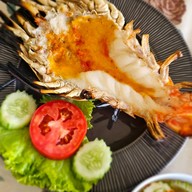 ร้านอาหารชายน้ำ(อยุธยา)