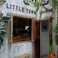 หน้าร้าน Little Town Sriracha