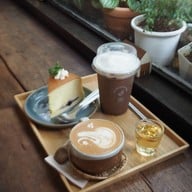 Charlotte Hut Coffee & Tea Bar แพร่