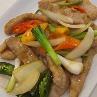 เมนูของร้าน ซั่งไห่เสี่ยวหลงเปา(ข้าวมันไก่ซั่งไห่) ติดถนนก่อนถึงตลาดบองมาร์เช่