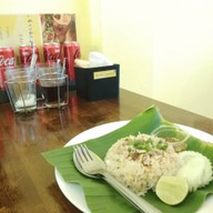 บรรยากาศ ข้าวผัดปู เมืองปราณ ปราณบุรี