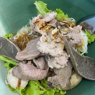 เกาเหลาเนื้อวัวไร้เทียมทานราชวัตร