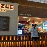 Smizzle Burger เซ็นทรัลเอ็มบาสซี่