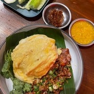 อบอวล ประชาชื่น