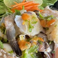 ว้าว แซ่บ