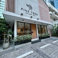Pine Tree Gallery Spa Thonglor