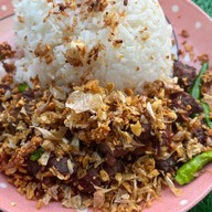 ข้าวไข่ข้นซอสสุกี้ ห่อหมกทะเลไข่ข้น ฟรีพริกน้ำปลา พริกน้ำปลาทำเองโคตรแซ่บ ข้าวเมนูอื่นก็มีนะคะ