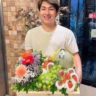 ยายพลอยผลไม้ ตลาดเจริญเจริญ