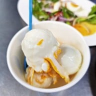 เมนูของร้าน สมยศ ข้าวต้มรอบดึก (Som Yot Khaotom Rop Duek)โชคชัย 4 ซอย 72  โชคชัย 9