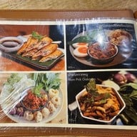 เมนู Thai Niyom Cuisine มหาทุนพลาซ่า