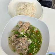 เมนูของร้าน เจ้จูหมูแดงอร่อย ถนนสิรินธร